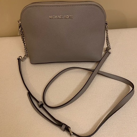 Michael Kors Handbags - Authentic Michael Kors crossbody bag